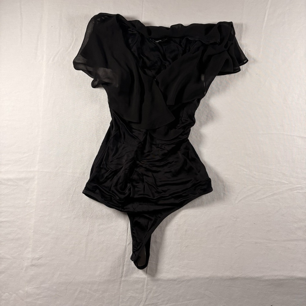 BEBE BODYSUIT DRAMATIC OFF SHOULDER RUFFLE NECKLINE SLIMMING WAIST SIZE MEDIUM